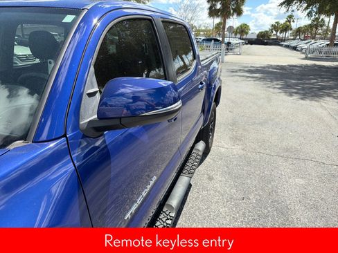 Used 2022 Toyota Tacoma SR5 w/ Technology Package image 12