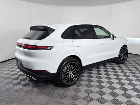 Used 2026 Porsche Cayenne image 9