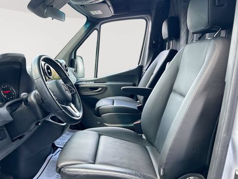 Used 2024 Mercedes-Benz Sprinter 2500 image 22