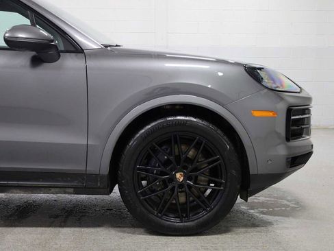 Certified 2025 Porsche Cayenne image 11