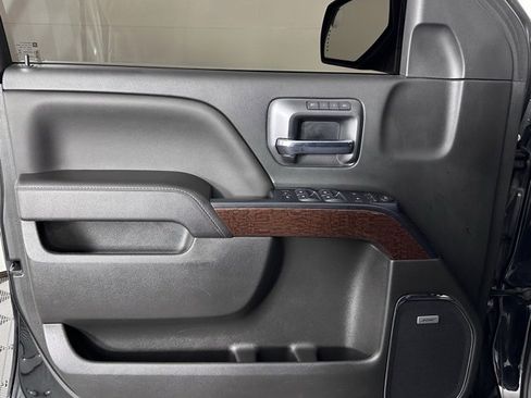 Used 2017 GMC Sierra 1500 SLT w/ SLT Preferred Package image 14