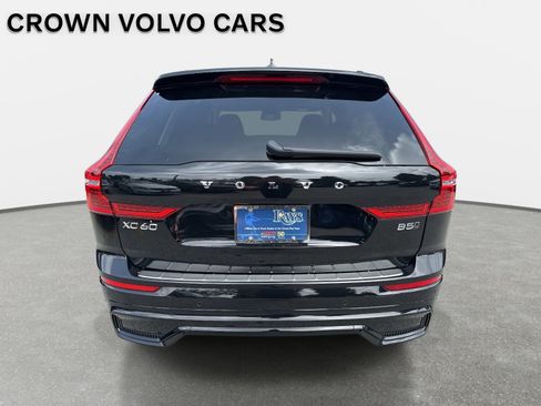 Certified 2025 Volvo XC60 B5 Plus image 5
