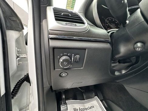 Used 2018 Jeep Grand Cherokee Limited image 17