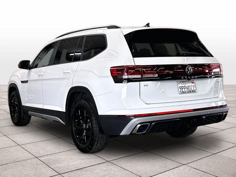 Used 2024 Volkswagen Atlas Peak Edition SE AWD/4WD image 7
