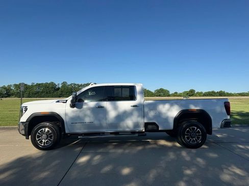 Used 2024 GMC Sierra 3500 SLT w/ LPO, GMC Protection Package AWD/4WD image 8