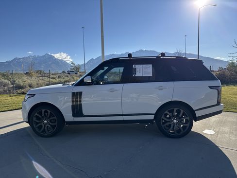 Used 2017 Land Rover Range Rover Supercharged image 2
