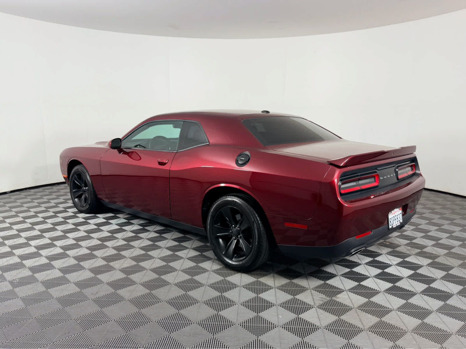 Used 2020 Dodge Challenger SXT RWD image 5