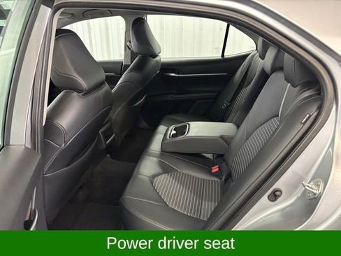 Used 2024 Toyota Camry SE image 11
