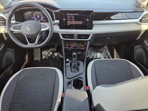 New 2026 Volkswagen Taos SE FWD image 14