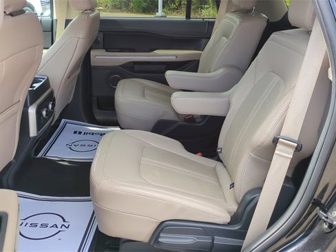 Used 2024 Ford Expedition Limited image 14