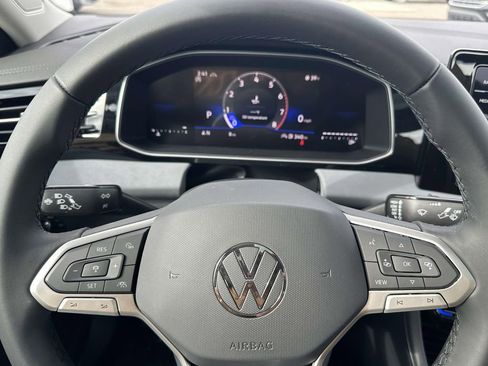 New 2026 Volkswagen Jetta SE FWD image 16