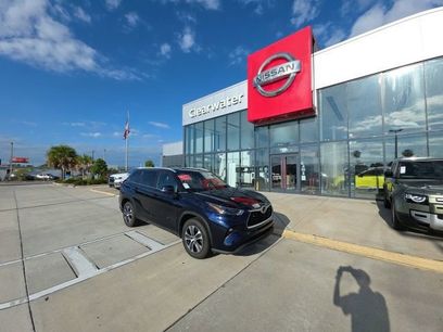 Used 2023 Toyota Highlander XLE