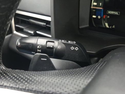 Used 2022 Mitsubishi Outlander SE image 39