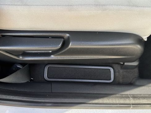 Used 2020 Honda HR-V LX image 46