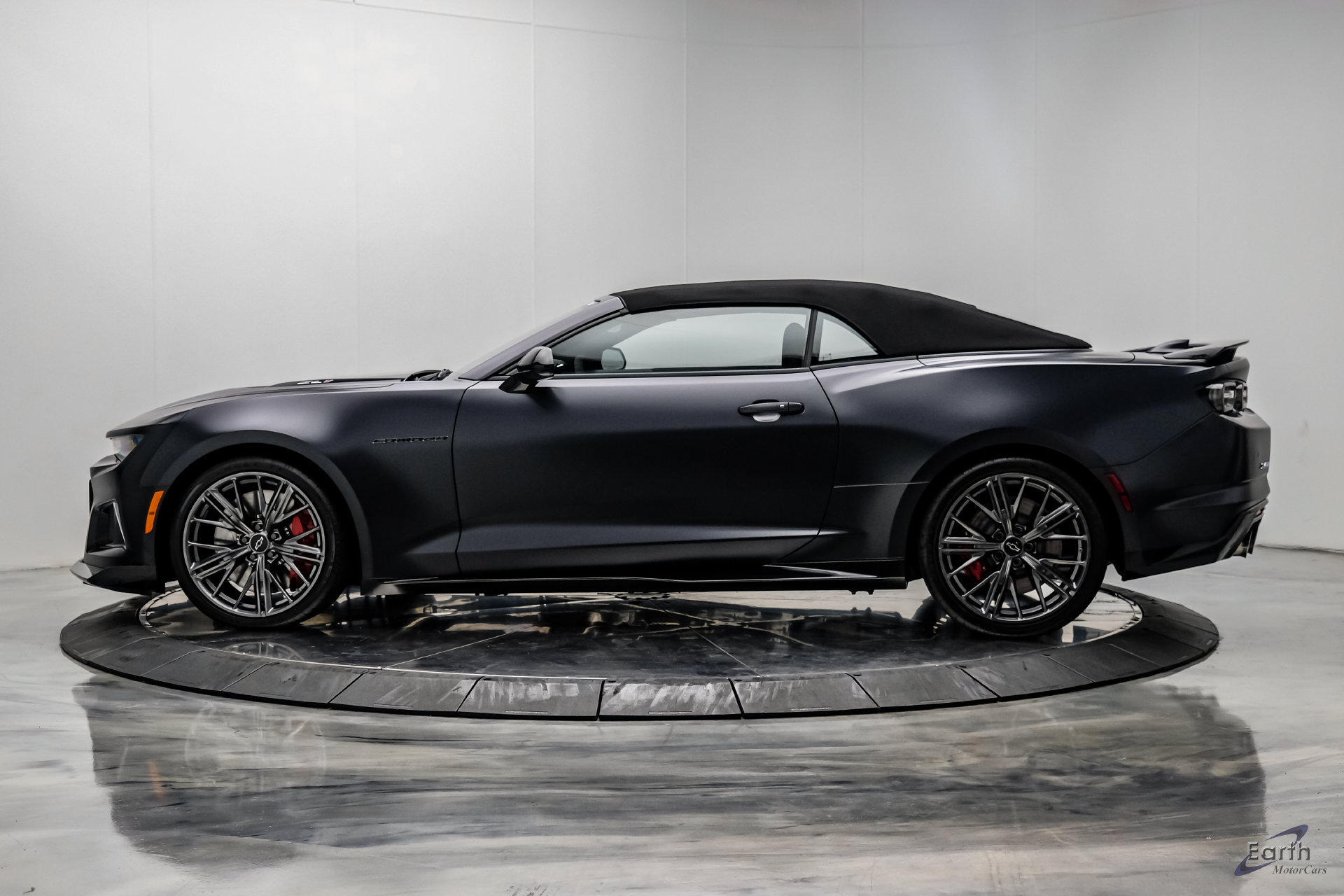 Used 2024 Chevrolet Camaro ZL1 RWD image 9