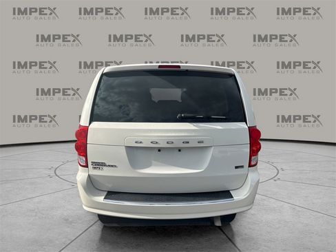 Used 2013 Dodge Grand Caravan SE image 4