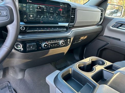 Used 2025 GMC Sierra 1500 SLT image 20