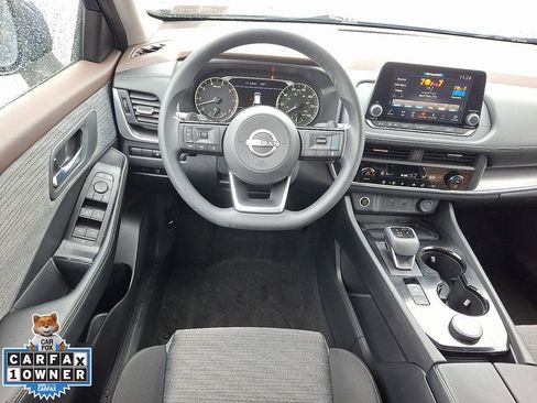 Used 2023 Nissan Rogue SV AWD/4WD image 2