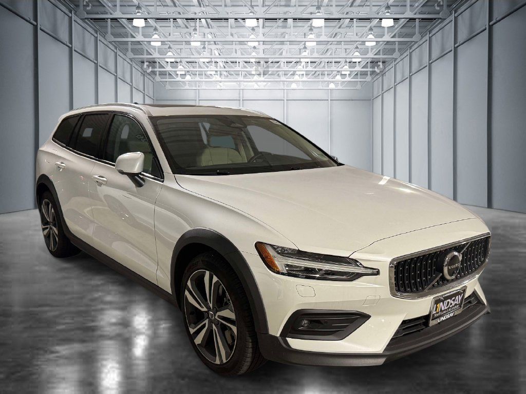 Used 2026 Volvo V60 B5 Cross Country Plus w/ Protection Package Premier AWD/4WD image 1