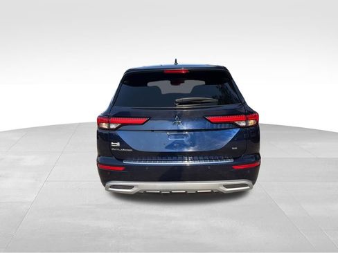 Used 2024 Mitsubishi Outlander SE image 4