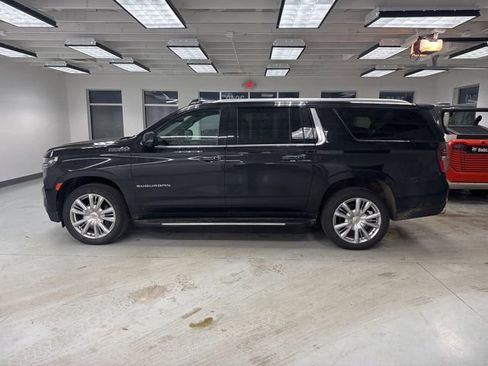 Used 2023 Chevrolet Suburban High Country image 6