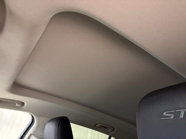Used 2023 Buick Envision Essence w/ Technology Package I AWD/4WD image 22