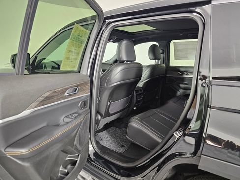 New 2026 Jeep Grand Cherokee Limited AWD/4WD image 34