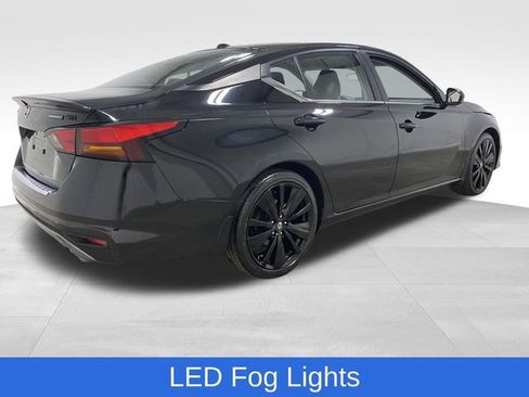 Used 2022 Nissan Altima 2.5 SR w/ Midnight Edition Package image 5