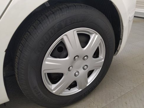 Used 2017 Kia Forte LX FWD image 31