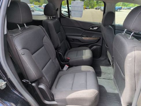 Used 2021 GMC Acadia SLE w/ Driver Convenience Package FWD image 18