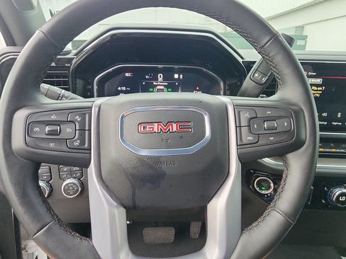 Used 2026 GMC Sierra 1500 SLT AWD/4WD image 12