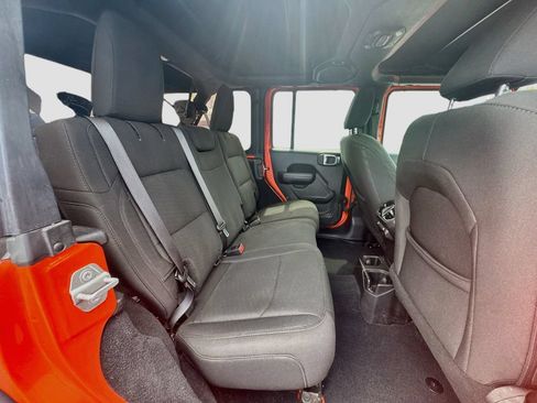 Used 2018 Jeep Wrangler Unlimited Sport S AWD/4WD image 30