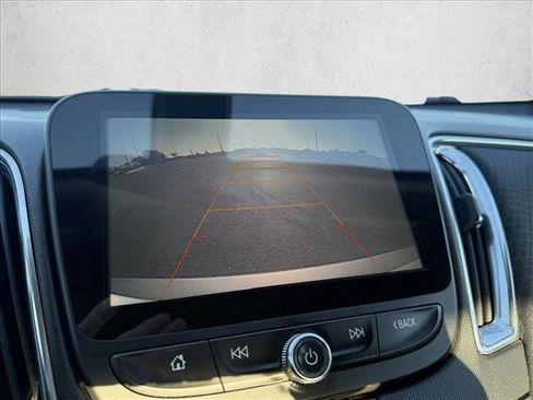 Used 2016 Chevrolet Malibu LT image 18