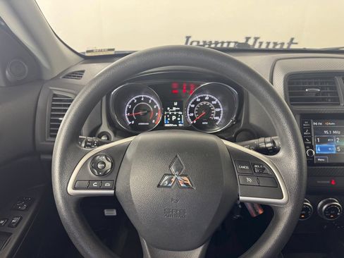 Used 2025 Mitsubishi Outlander Sport AWD image 15