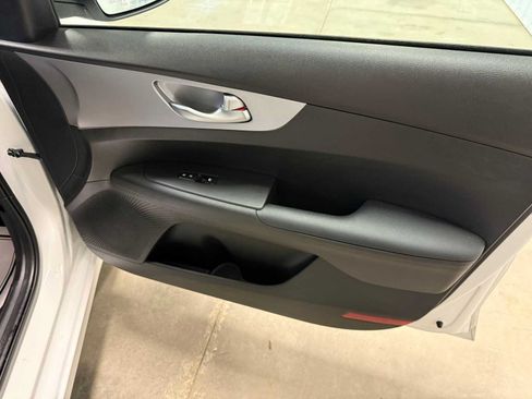 Used 2023 Kia Forte LXS w/ LXS Technology Package FWD image 28