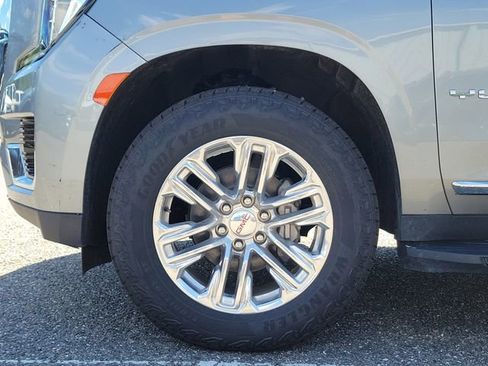 Certified 2023 GMC Yukon SLT w/ SLT Luxury Package AWD/4WD image 6