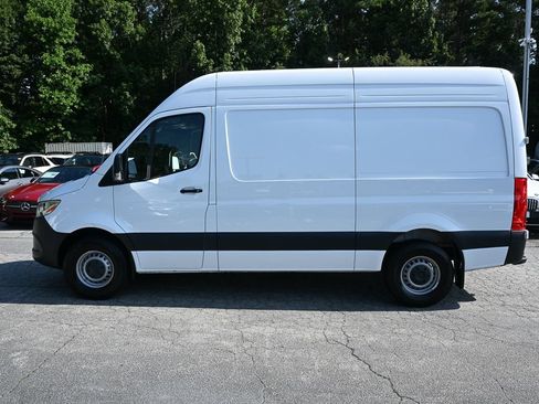 Used 2024 Mercedes-Benz Sprinter 2500 image 3