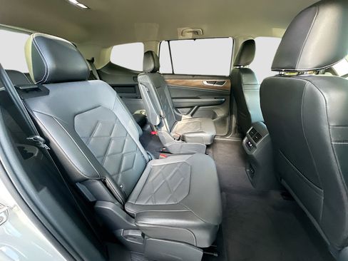 Used 2024 Volkswagen Atlas SE image 27