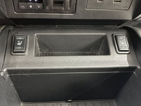 Used 2024 Nissan Titan SV w/ SV Convenience Package AWD/4WD image 19