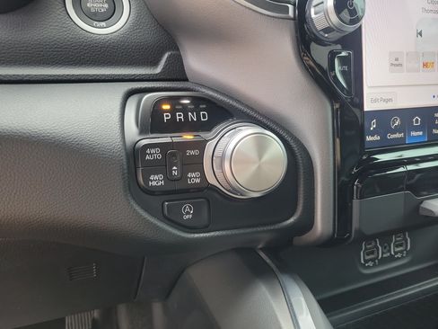 Used 2023 RAM 1500 Laramie AWD/4WD image 18