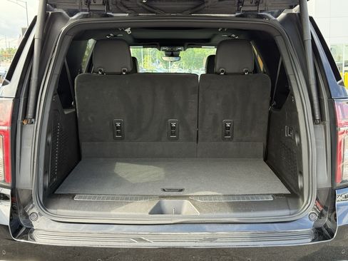 Used 2023 Chevrolet Suburban High Country w/ Premium Package AWD/4WD image 35