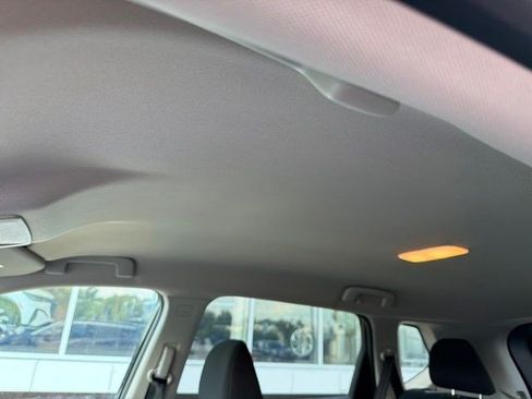 Used 2025 Nissan Rogue S AWD/4WD image 11