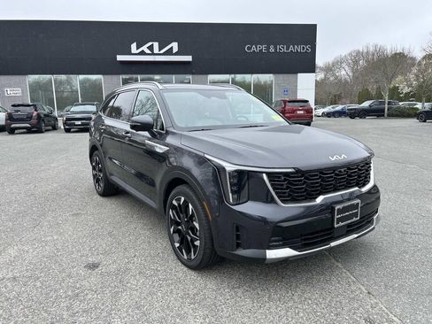 Certified 2025 Kia Sorento SX FWD image 1