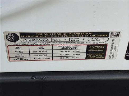Certified 2025 Land Rover Range Rover SV AWD/4WD image 23