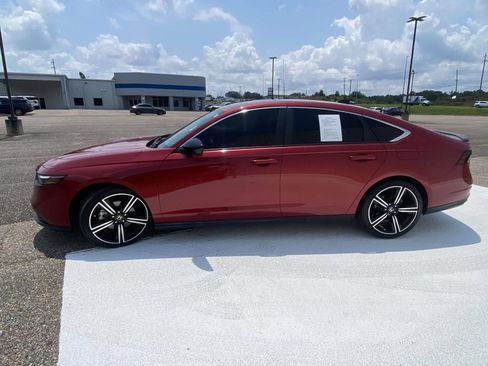 Used 2023 Honda Accord Sport image 4