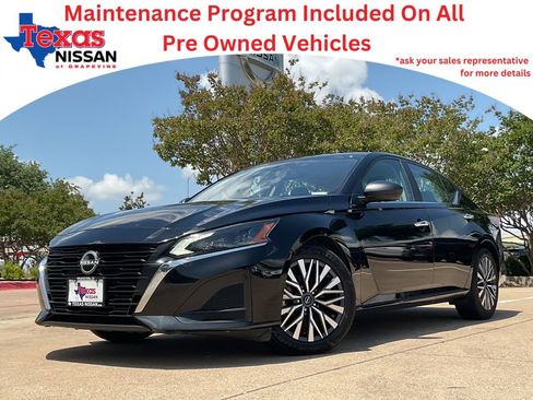 Used 2025 Nissan Altima 2.5 SV FWD image 1