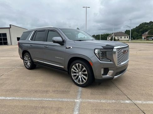 Used 2022 GMC Yukon Denali w/ Denali Ultimate Package AWD/4WD image 3