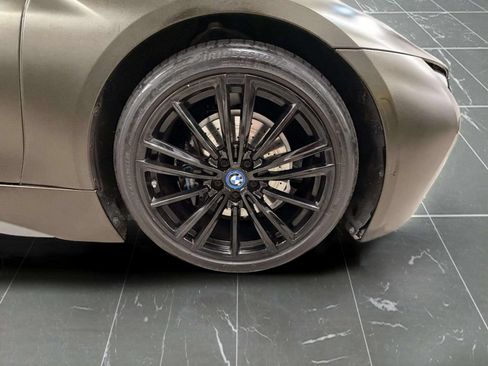 Used 2019 BMW i8 Coupe AWD/4WD image 23