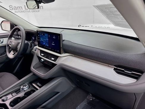 Used 2025 Ford Explorer Active AWD/4WD image 30