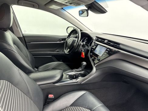 Used 2019 Toyota Camry SE FWD image 32